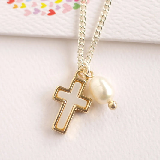 Cross Pendant Necklace with Pearl
